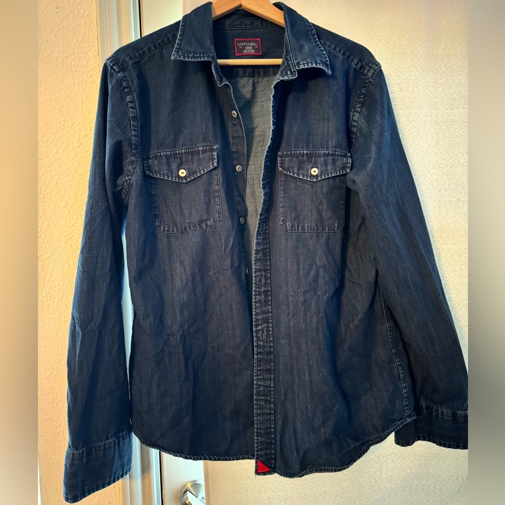 Untuckit light denim button down